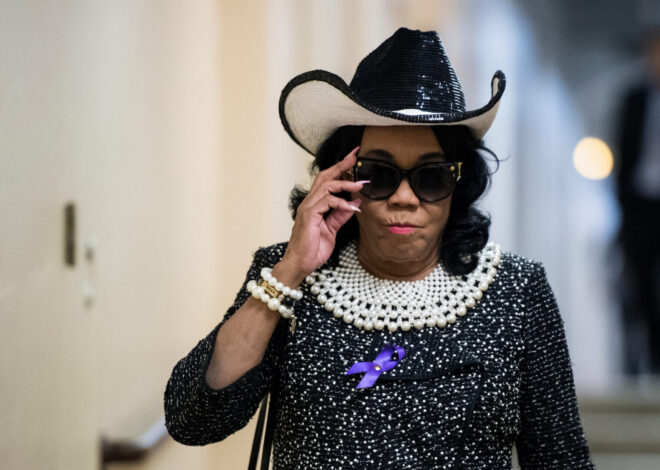 Florida’s Frederica Wilson announces retirement