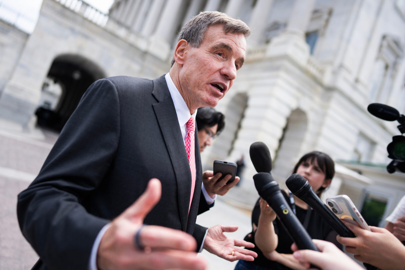 Democrats rebuff Trump pitch on surveillance authority