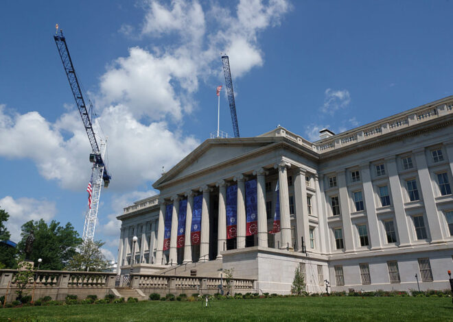 Democrats seek probe of Secret Service disbursements