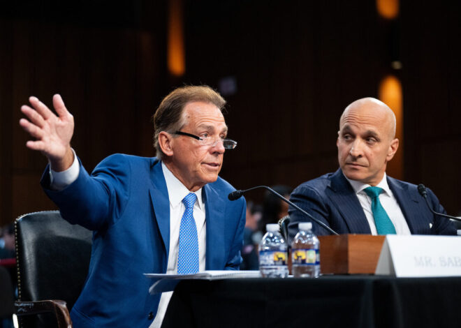 Senators urge quick action to halt college sports decay