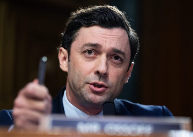 Democratic candidates sustain fundraising pace as GOP strains to keep up