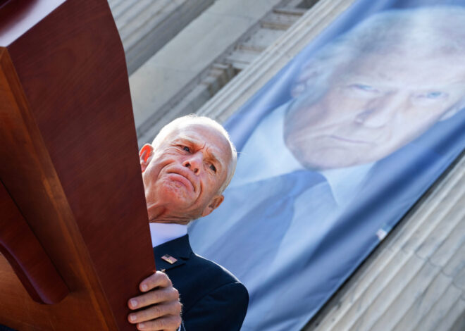 Appeals court upholds contempt of Congress conviction for Navarro