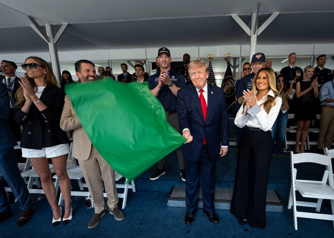 After profane repost slamming GOP, Trump heads to Texas-sized fundraiser