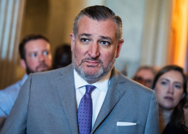 Push to restrict ‘jawboning’ advanced by Senate Commerce panel