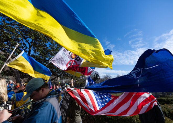 Robust House majority backs sanctions on Russia and Iran