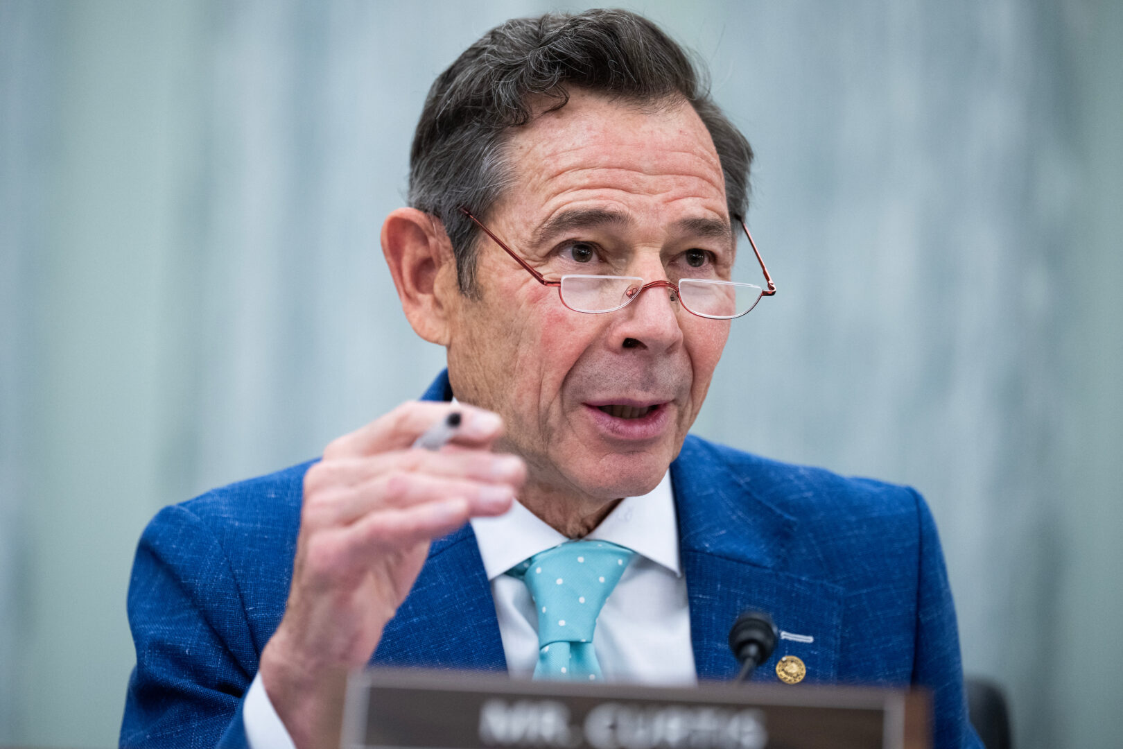 Not a ‘toaster’: GOP senator urges Judiciary panel to probe Don Jr. wedding party