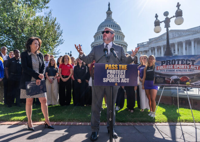 Cruz, coaching legends make pitch for NIL bill on cusp of votes