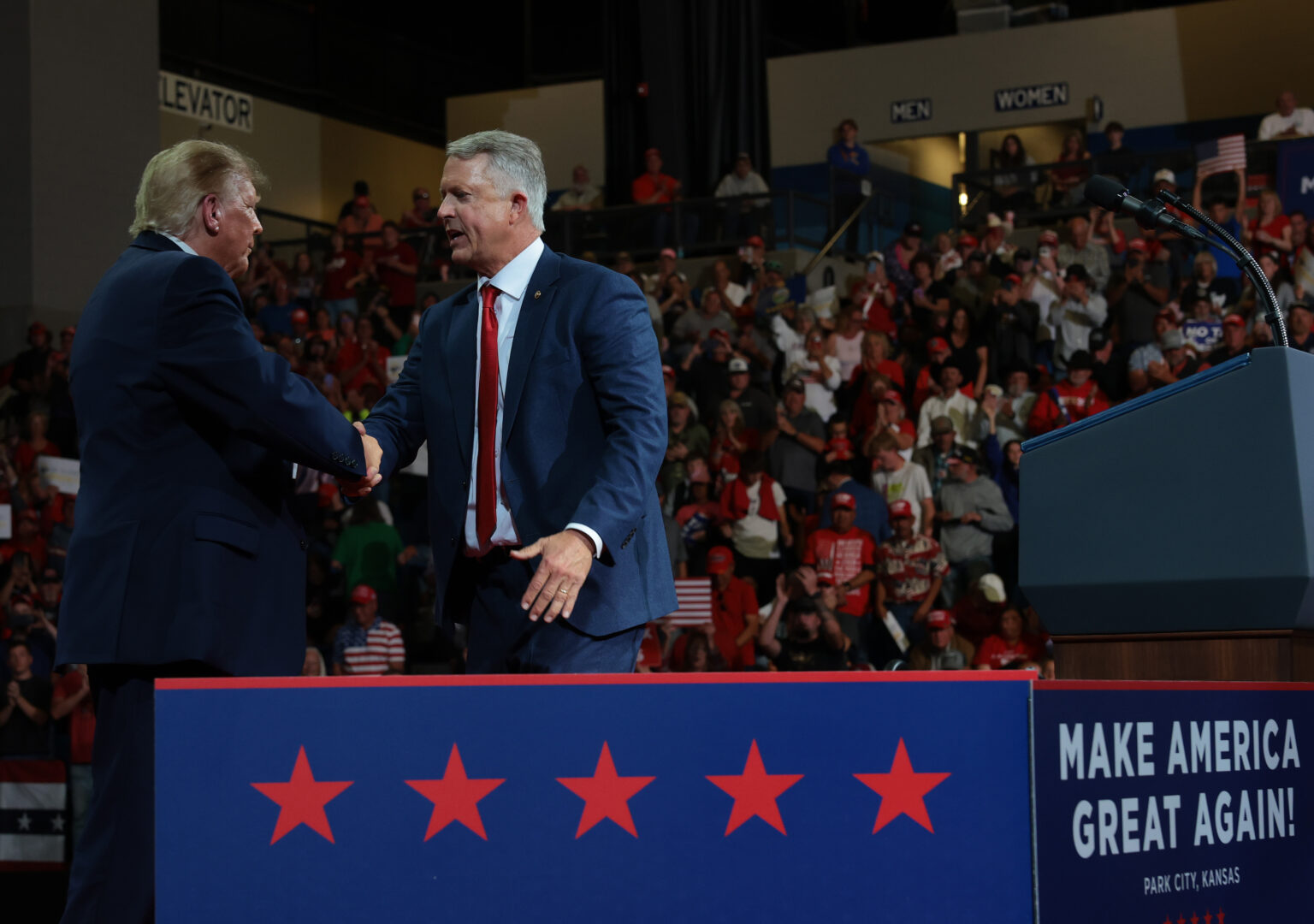 Trump ties ethanol boon for farmers to a Marshall win